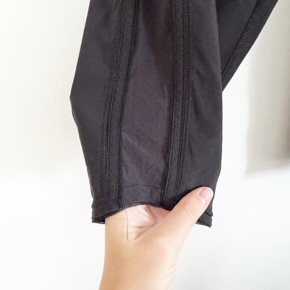LULULEMON Side Mesh Crop Capri Pants Black 10 - Picture 3 of 8